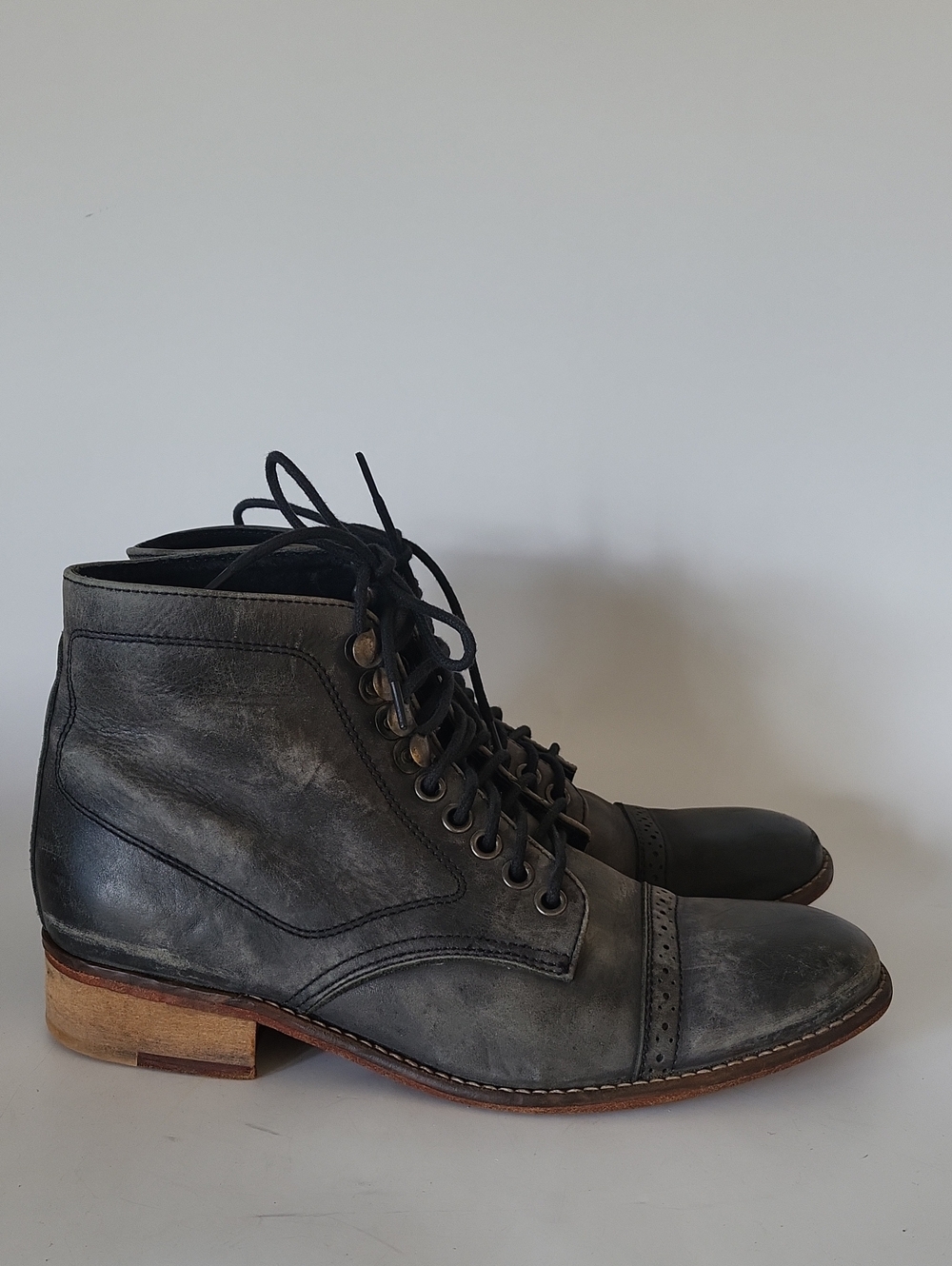 Free People FP Collection Distressed Gray Leather Lace Up Boots Cap Toe Size 38
